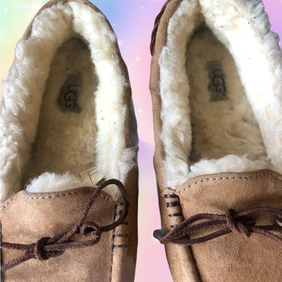 Great Preloved Tan Ugg Moccasins - Size 5.5 - Picture 3 of 6